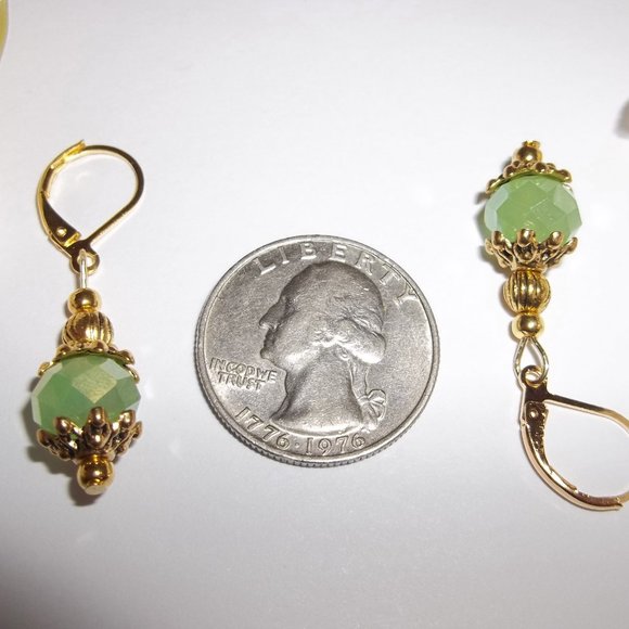 Sparkly Earrings Set Green Aurora Borealis and Gold Fashion Jewelry NWT 7336 - Picture 4 of 9